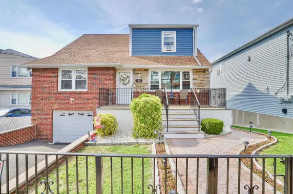 7105 DURHAM AVE, North Bergen, NJ 07047-4570