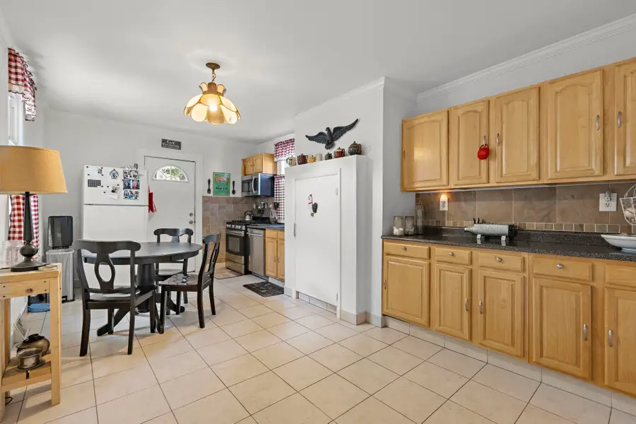 18 LINCOLN PL, East Rutherford, NJ 07073 - #3