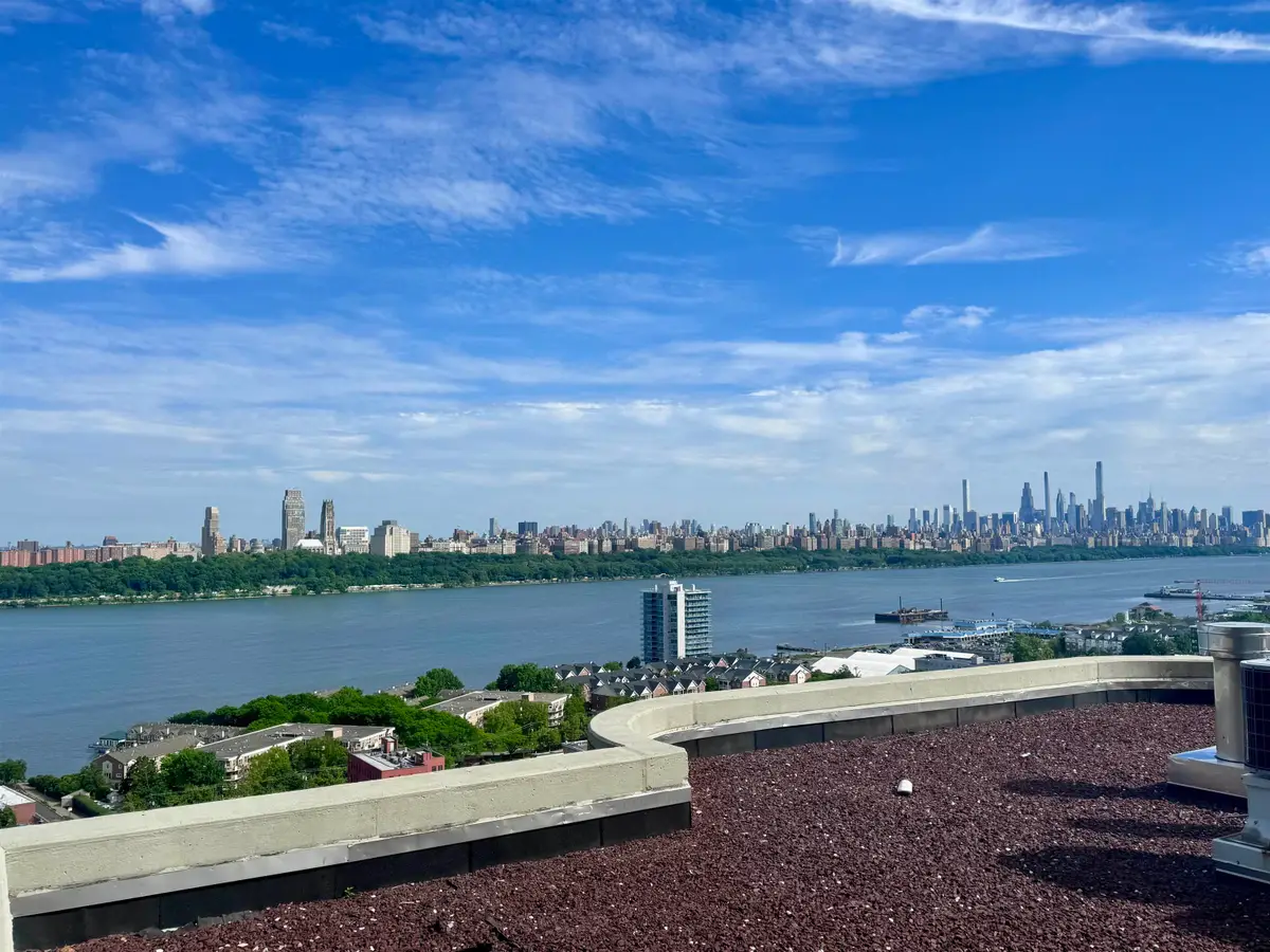 100 CARLYLE DR #5J North, Cliffside Park, NJ 07010 - #1