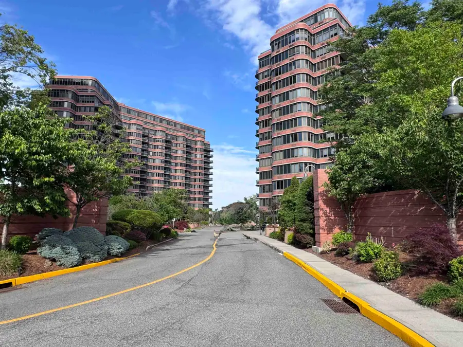100 CARLYLE DR #5J North, Cliffside Park, NJ 07010 - #2