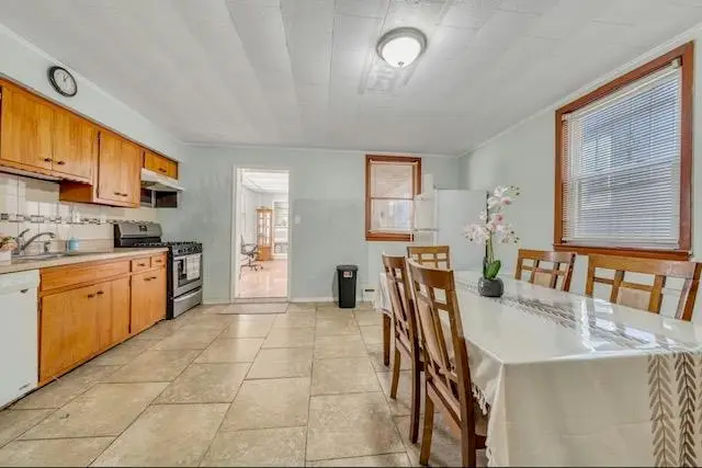 6 CORBIN AVE, Jersey City, NJ 07306 - #3