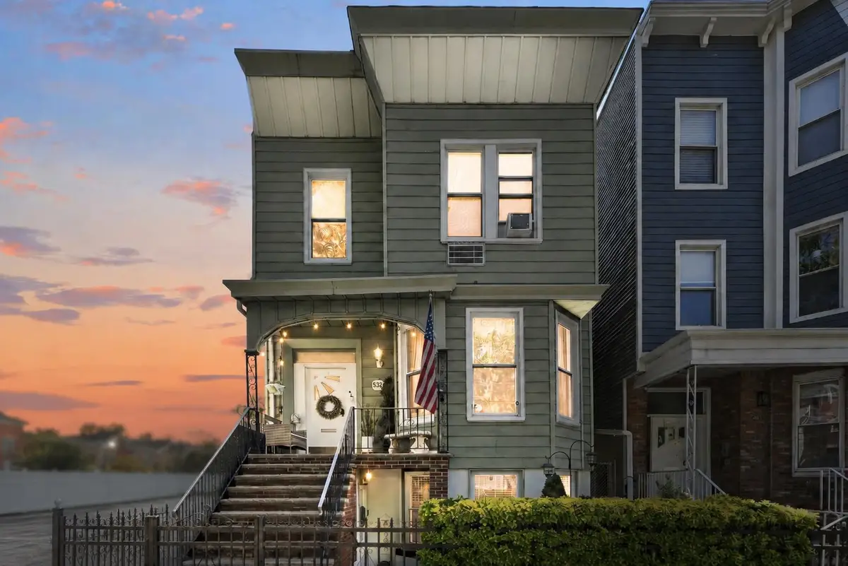 532 PALISADE AVE, Jersey City, NJ 07307 - #1