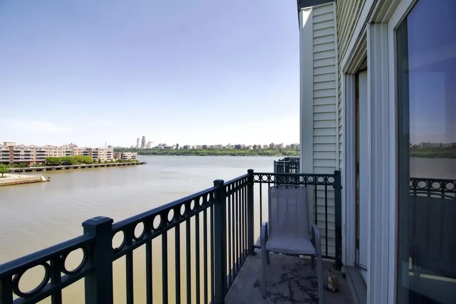 340 THE PROMENADE, Edgewater, NJ 07020 - #2