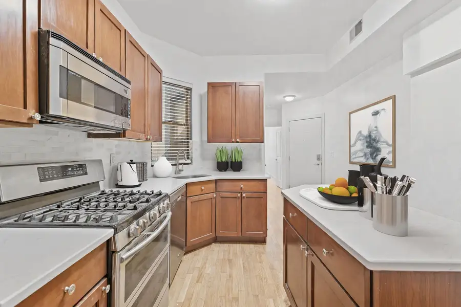 340 PAVONIA AVE #1R, Jersey City, NJ 07302 - #3