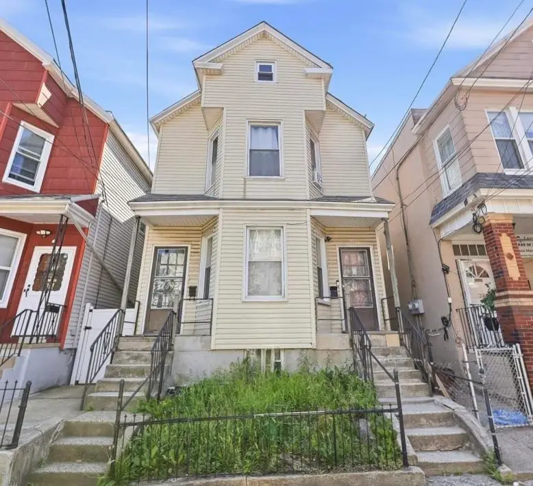 20 WEST 18TH ST, Bayonne, NJ 07002 - #1