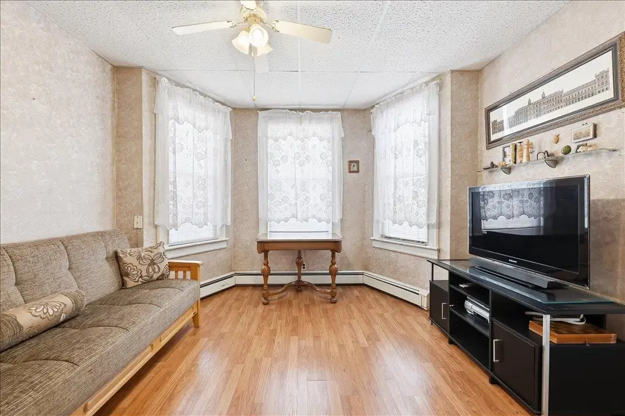 20 WEST 18TH ST, Bayonne, NJ 07002 - #3