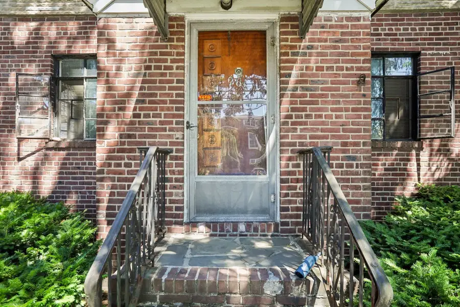261 GARFIELD AVE, Jersey City, NJ 07305 - #2