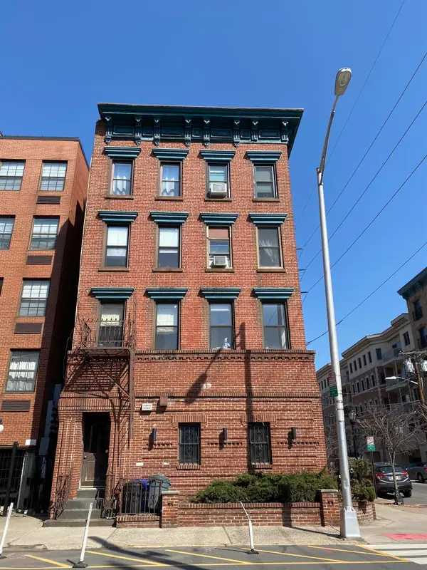 650 1ST ST #3, Hoboken, NJ 07030