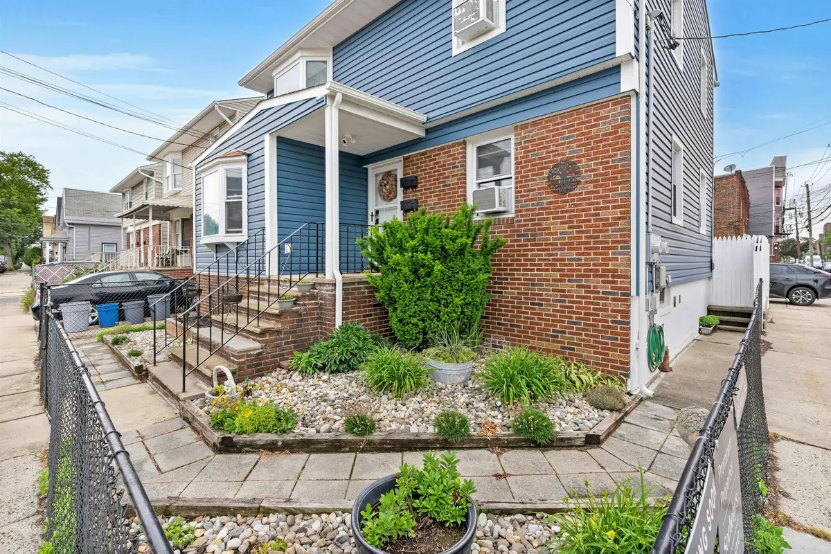 51 EAST 14TH ST, Bayonne, NJ 07002 - #1