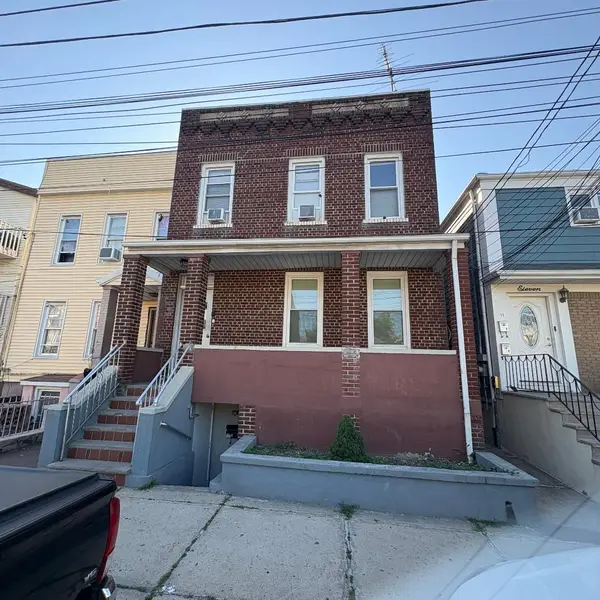 9 EMERSON AVE, JC, Journal Square, NJ 07306