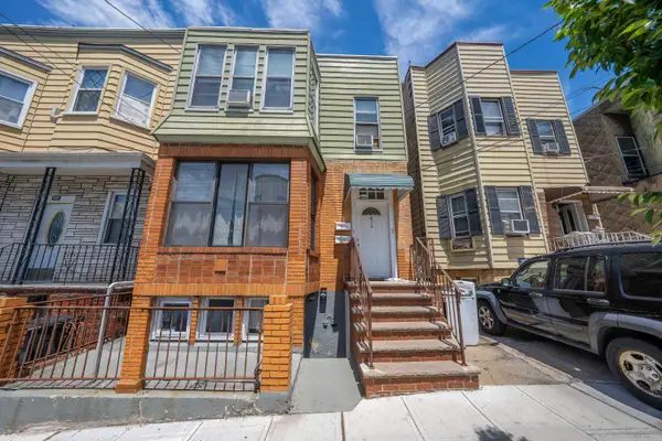 814 13TH ST, Union City, NJ 07087