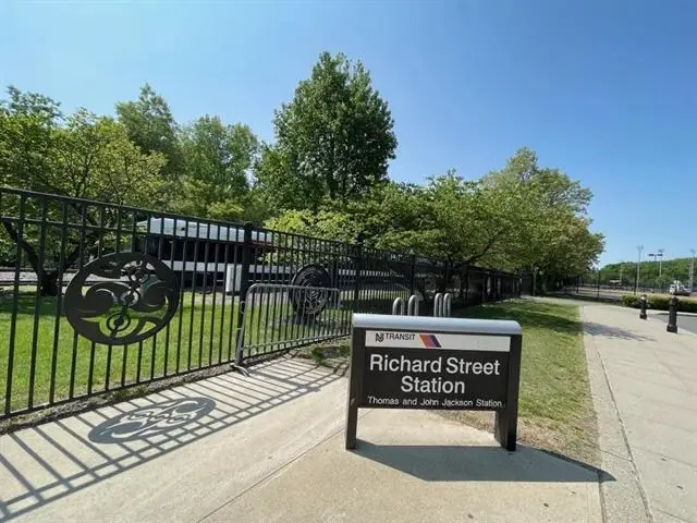 546 GARFIELD AVE, Jersey City, NJ 07304 - #2