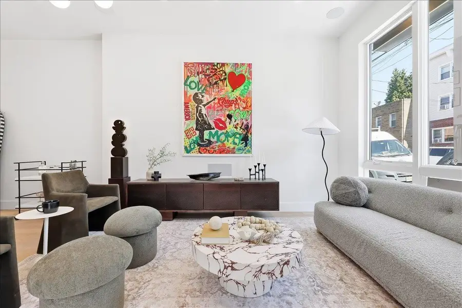 105 LAIDLAW AVE #1, Jersey City, NJ 07306 - #3