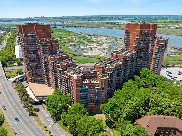1015 HARMON COVE TOWER, Secaucus, NJ 07094