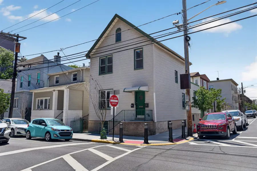 149 37TH ST, Union City, NJ 07087 - #2