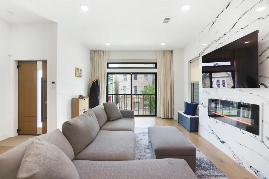 231 CLINTON AVE #2, Jersey City, NJ 07304 - #2