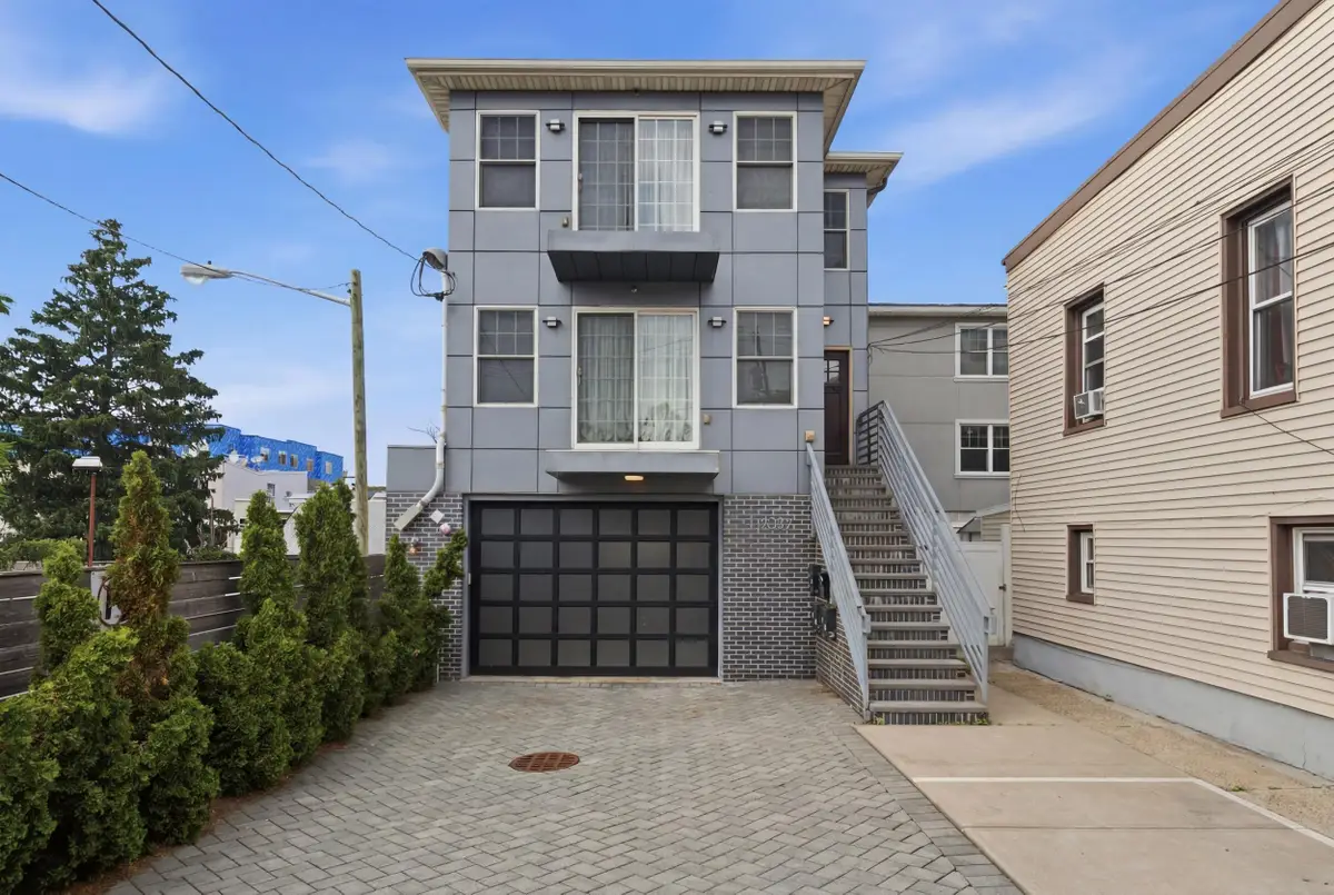 1206 5TH ST #C / 3, North Bergen, NJ 07047 - #1