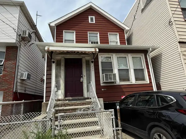 231 LINDEN AVE, JC, Greenville, NJ 07305