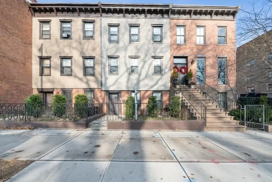 772 GRAND ST, Jersey City, NJ 07304 - #1