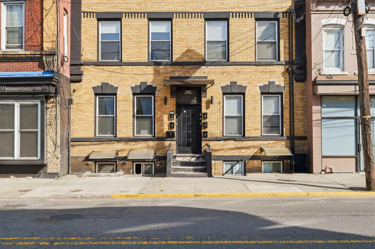 684 SUMMIT AVE #A1, Jersey City, NJ 07306 - #1