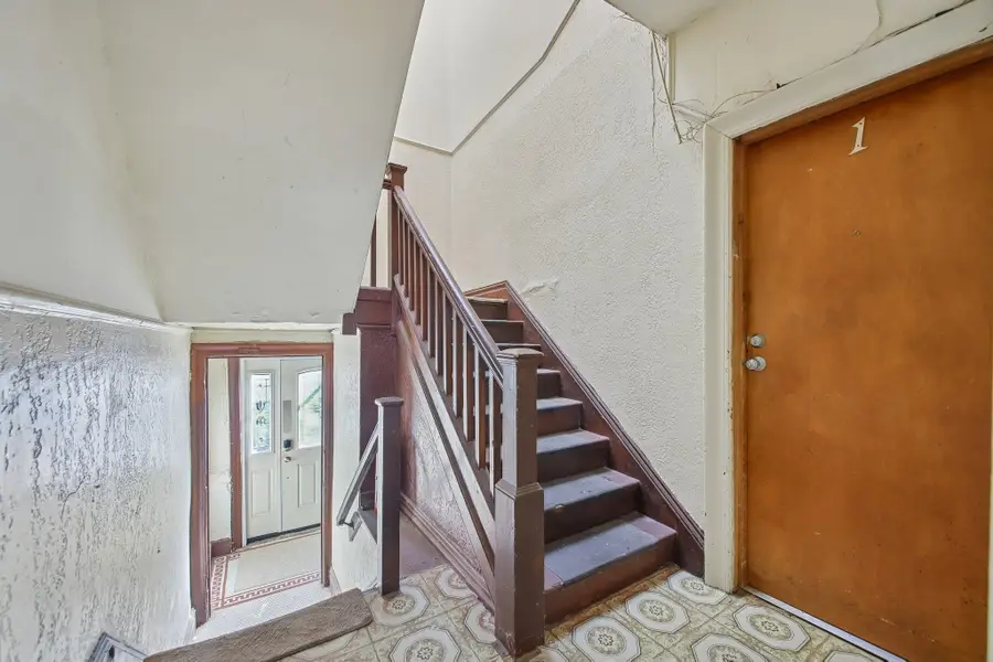 17 MYRTLE AVE, Jersey City, NJ 07305 - #2