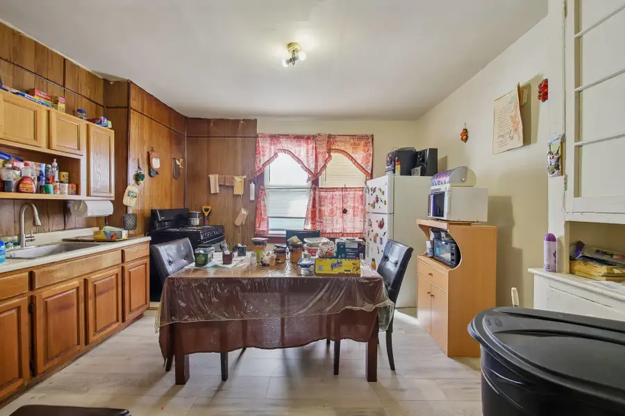 17 MYRTLE AVE, Jersey City, NJ 07305 - #3