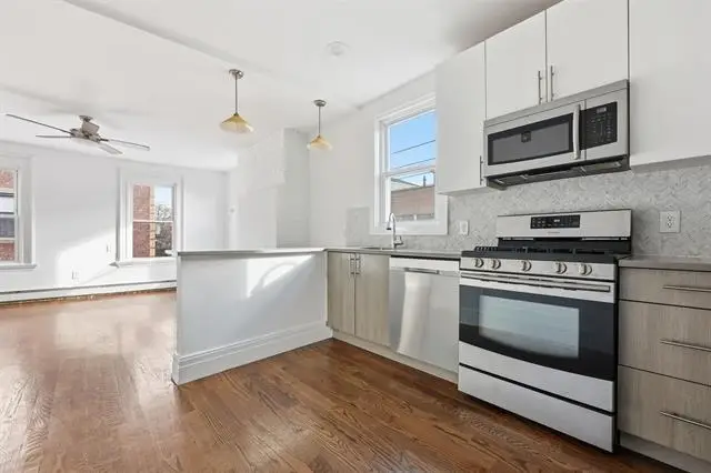 76 BOWERS ST, Jersey City, NJ 07307 - #2