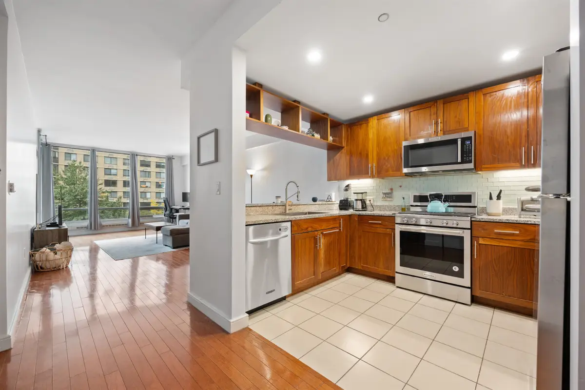 20 NEWPORT PARKWAY #305, Jersey City, NJ 07310 - #1