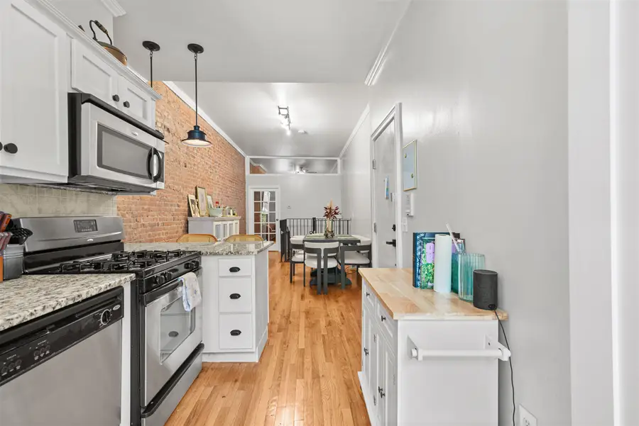 206 6TH ST #1R, Jersey City, NJ 07302 - #2