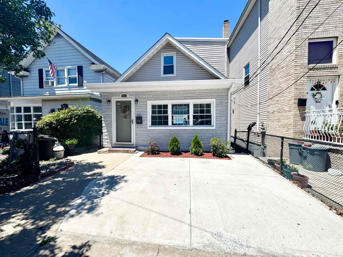 9005 DURHAM AVE, North Bergen, NJ 07047 - #1
