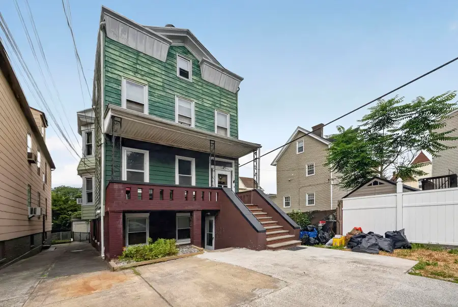 19 LINDEN CT, Jersey City, NJ 07305 - #2
