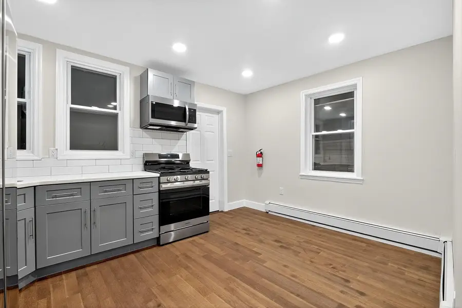 93 WEST 11TH ST, Bayonne, NJ 07002 - #2