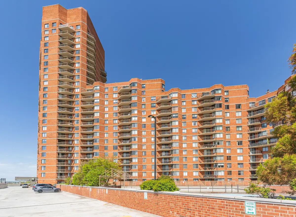 831 HARMON COVE TOWER, Secaucus, NJ 07094-1720 - #1