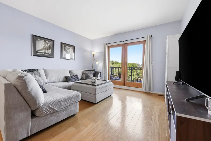 242 THE PROMENADE #242, Edgewater, NJ 07020-0000 - #3