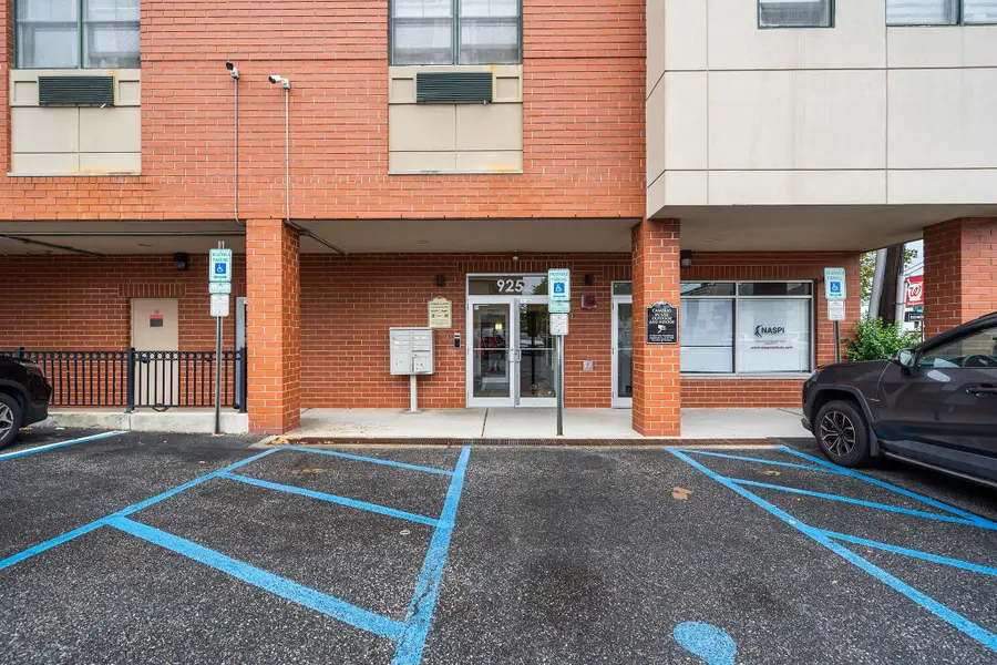 9252 KENNEDY BLVD #204, North Bergen, NJ 07047 - #3