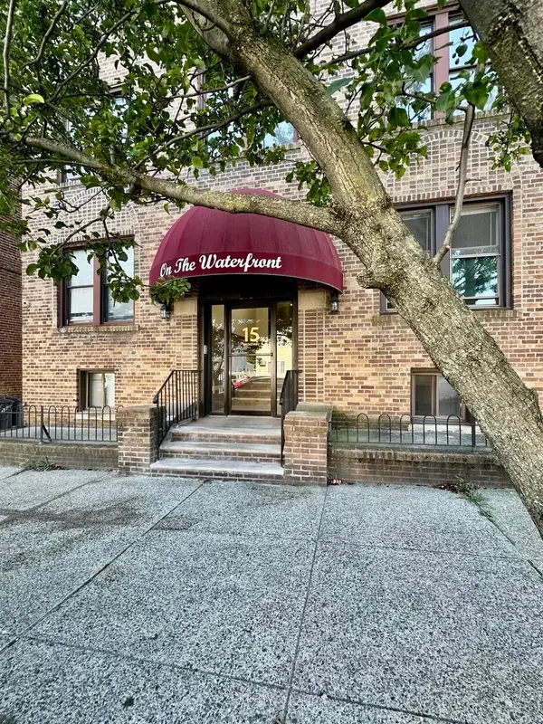 15 BROADWAY #104, Bayonne, NJ 07002