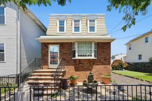 310 CENTRE AVE, Secaucus, NJ 07094