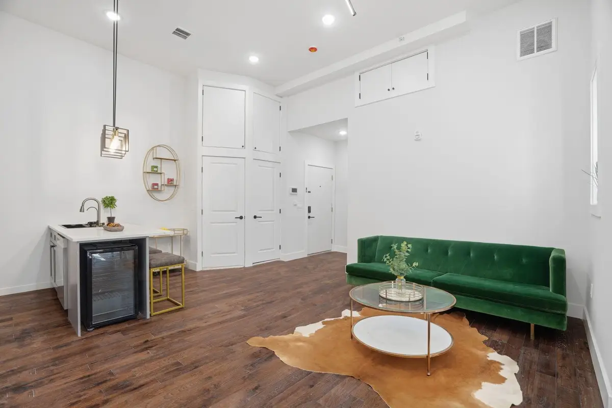 104 GLENWOOD AVE #104, Jersey City, NJ 07306 - #1