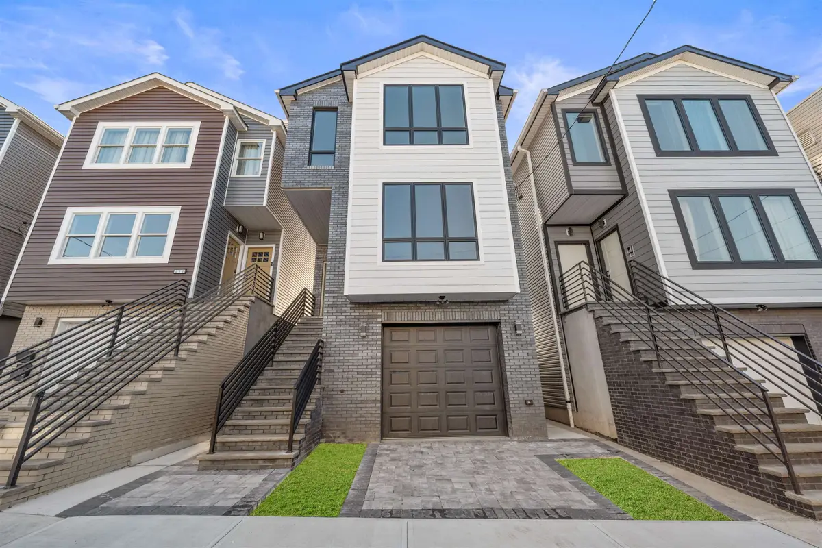 279 PEARSALL AVE, Jersey City, NJ 07305 - #1