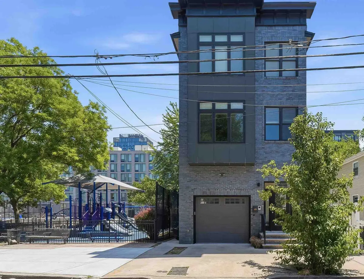 366 WHITON ST #1, Jersey City, NJ 07304 - #1