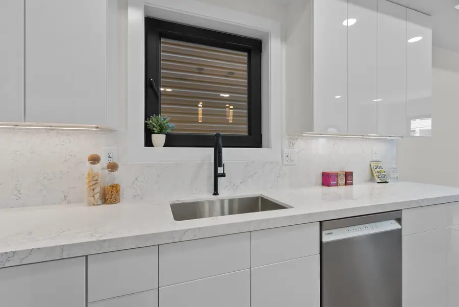 99 VAN HORNE ST #1, Jersey City, NJ 07304 - #3