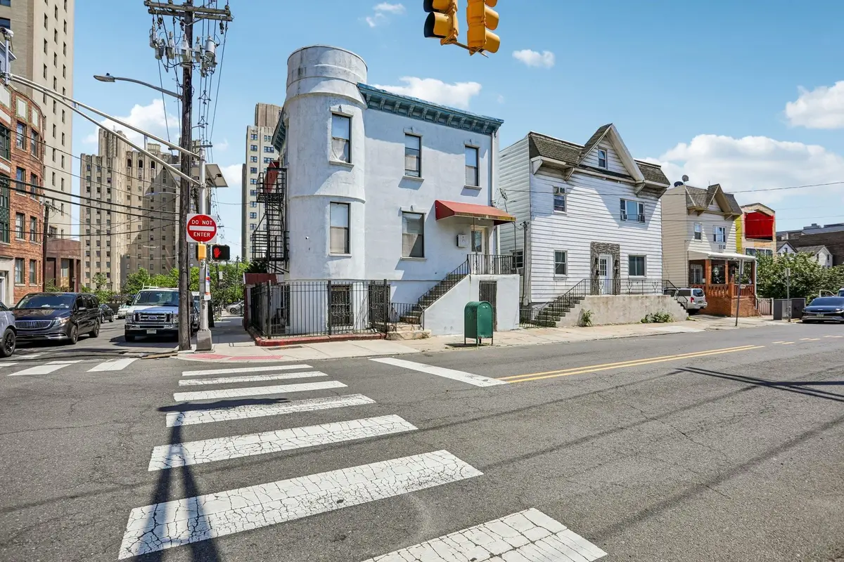 6a BALDWIN AVE, Jersey City, NJ 07304 - #1