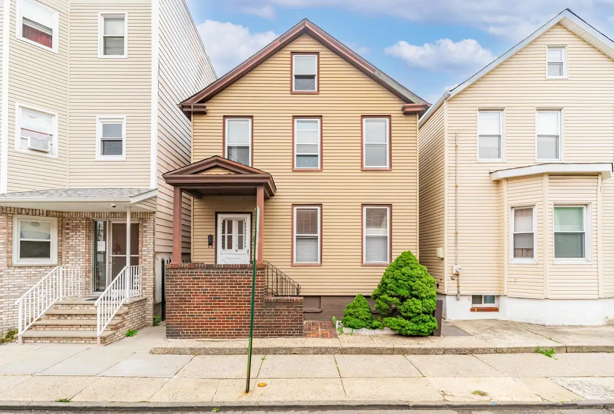 8 LINCOLN AVE, Kearny, NJ 07032-1114 - #1
