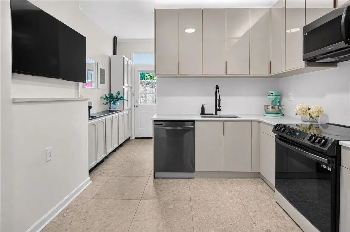 609 NEW YORK AVE #1R, Union City, NJ 07087 - #1