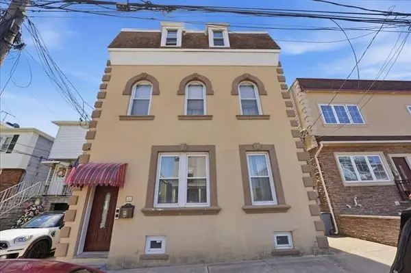 82 EAST 26TH ST, Bayonne, NJ 07002
