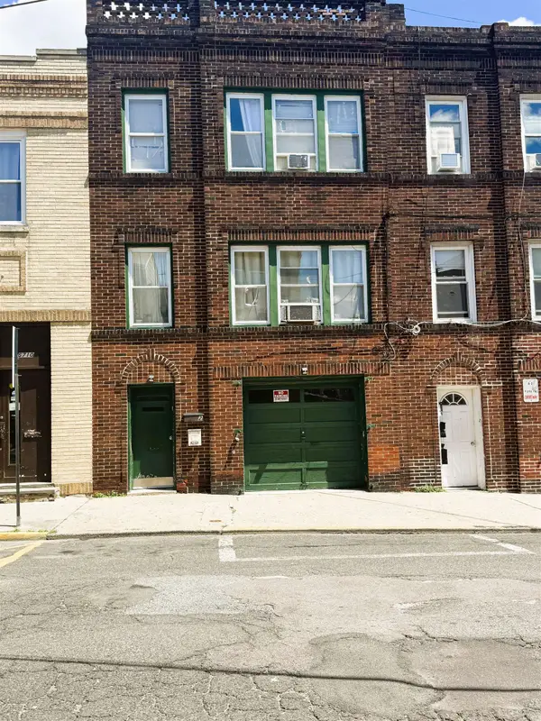 6708 PALISADE AVE, West New York, NJ 07093