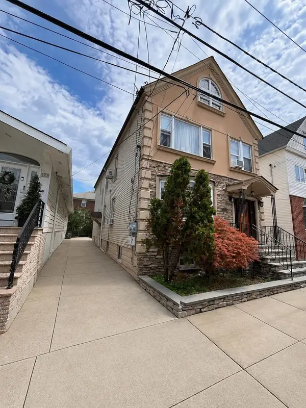 173 WEST 33RD ST, Bayonne, NJ 07002-1944