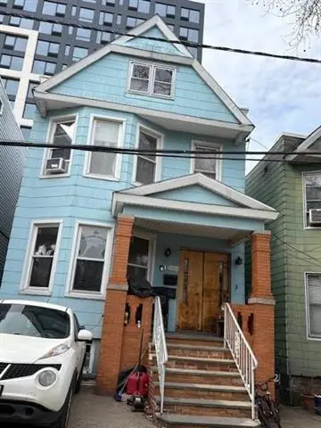 13 BRYAN PL, JC, Journal Square, NJ 07306