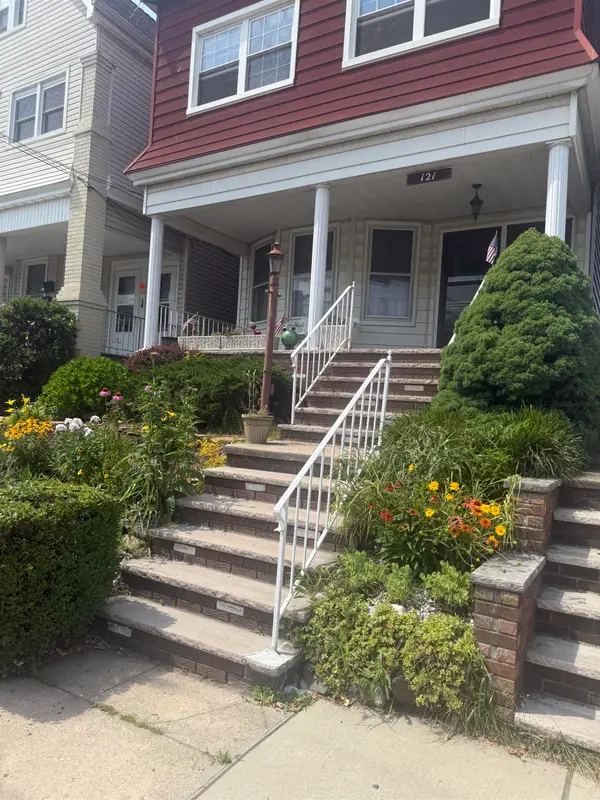 121 WEST 6TH ST, Bayonne, NJ 07002
