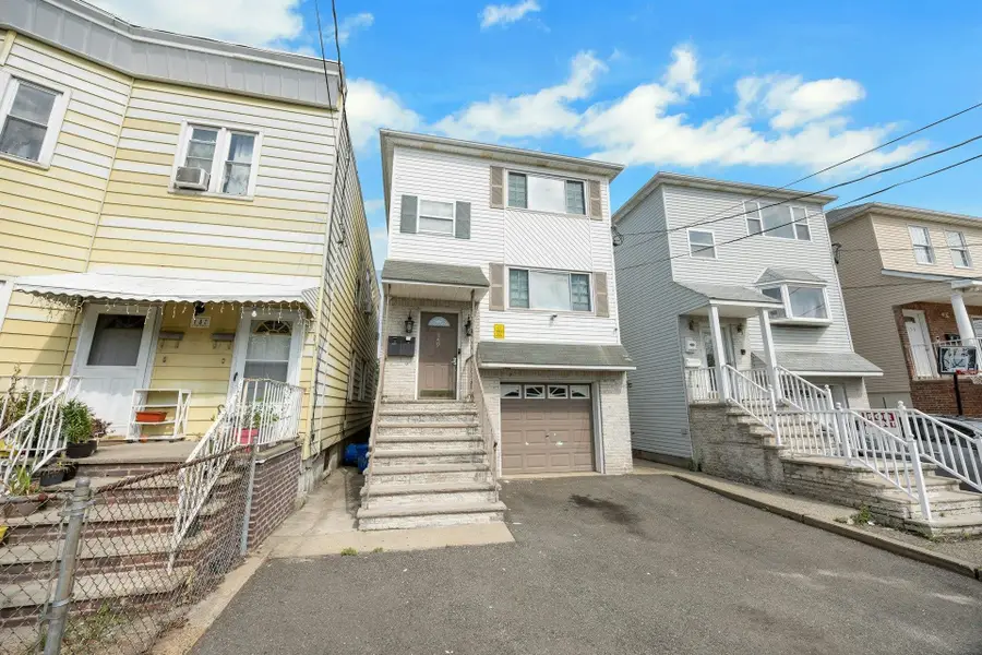 149 HOBART AVE, Bayonne, NJ 07002 - #3